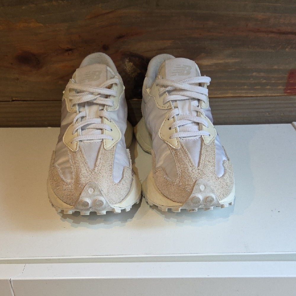 New Balance Women’s Pale Pink and Cream Retro Sneakers - Picture 4 of 11